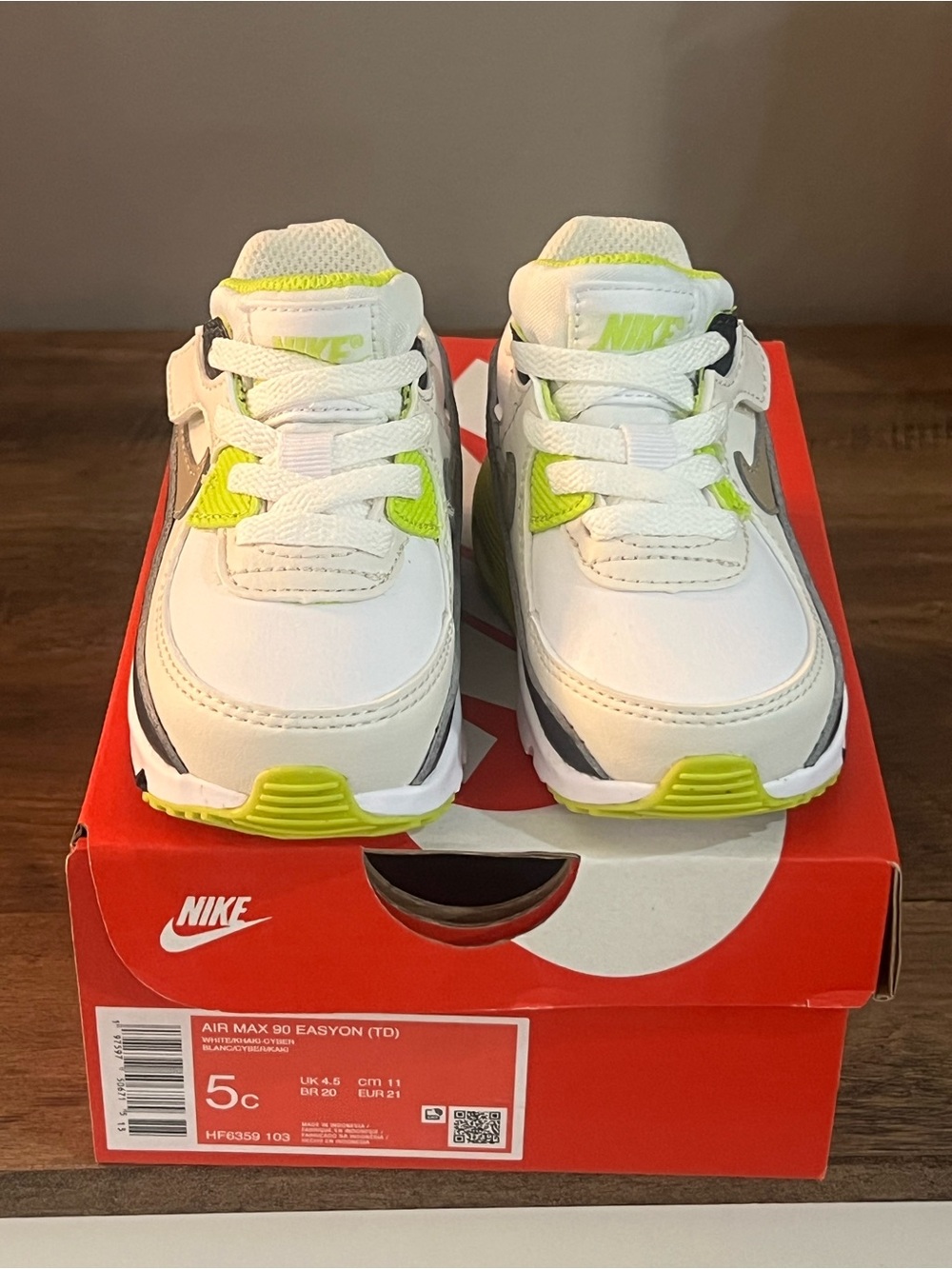 Nike Kids White & Neon Green Air Max 90 Sneakers
